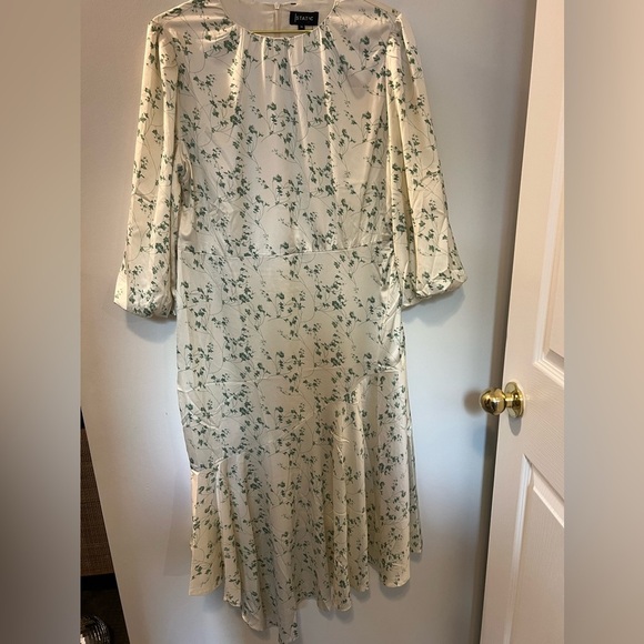 STATIC ASYMMETRICAL FLORAL PRINTED DRESS, NEW! - Picture 2 of 9